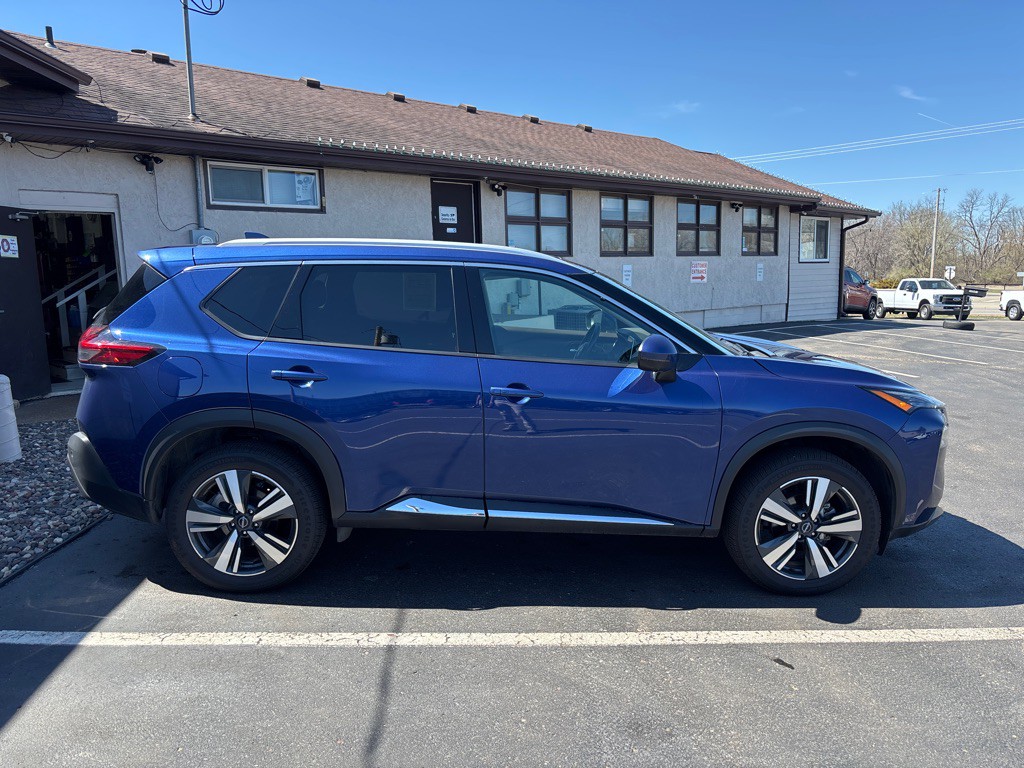 2023 Nissan Rogue Image 2