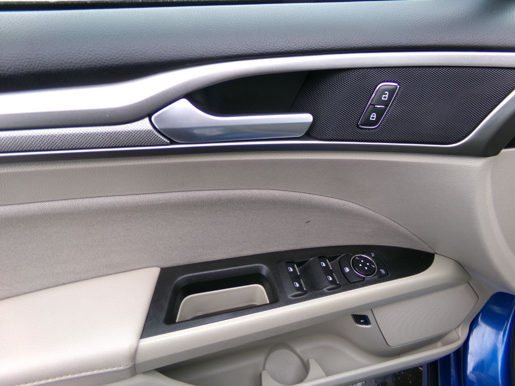 2018 Ford Fusion Image 12