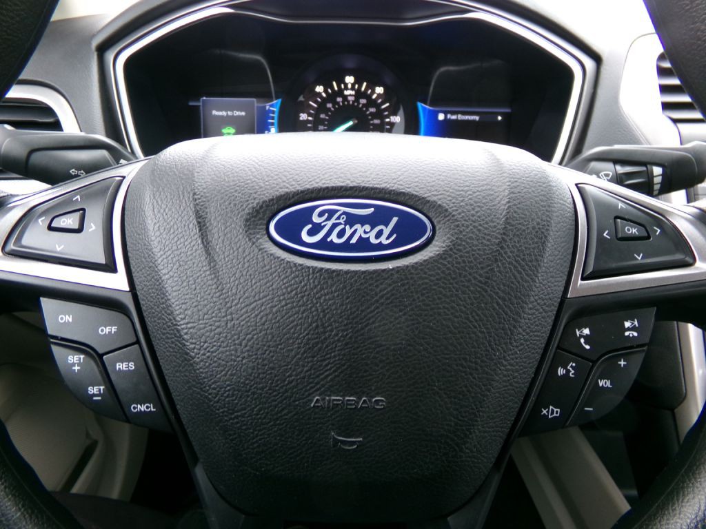 2018 Ford Fusion Image 16