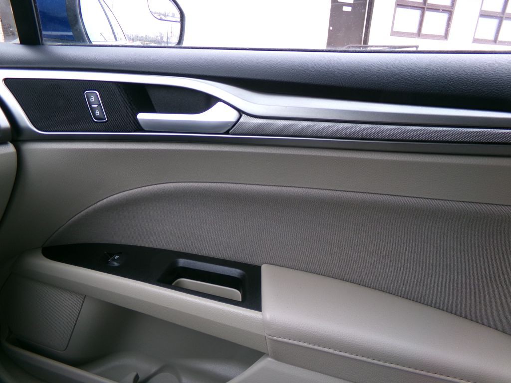 2018 Ford Fusion Image 23