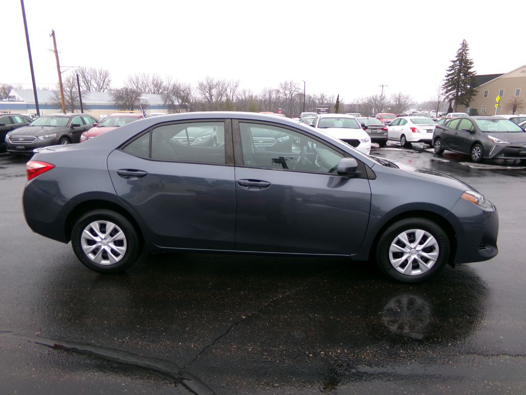 2018 Toyota Corolla Image 2