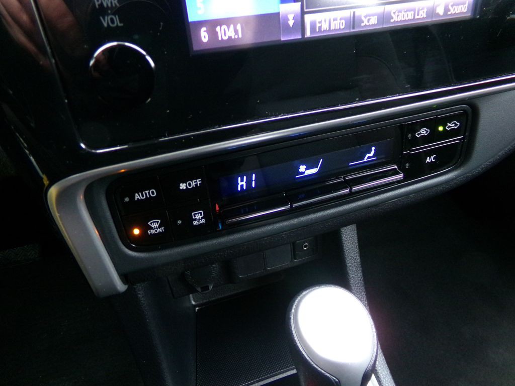 2018 Toyota Corolla Image 15