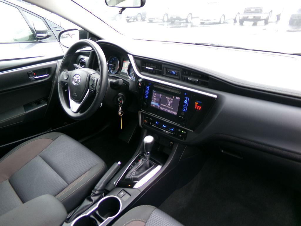 2018 Toyota Corolla Image 21