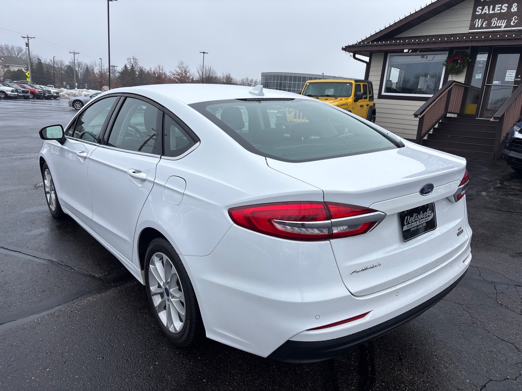 2020 Ford Fusion Image 5