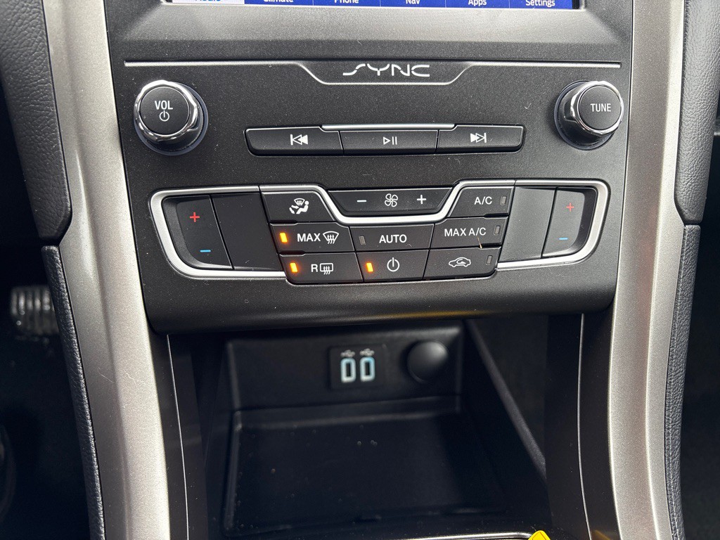 2020 Ford Fusion Image 25