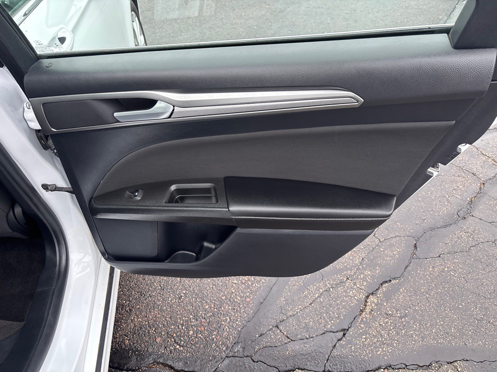 2020 Ford Fusion Image 31