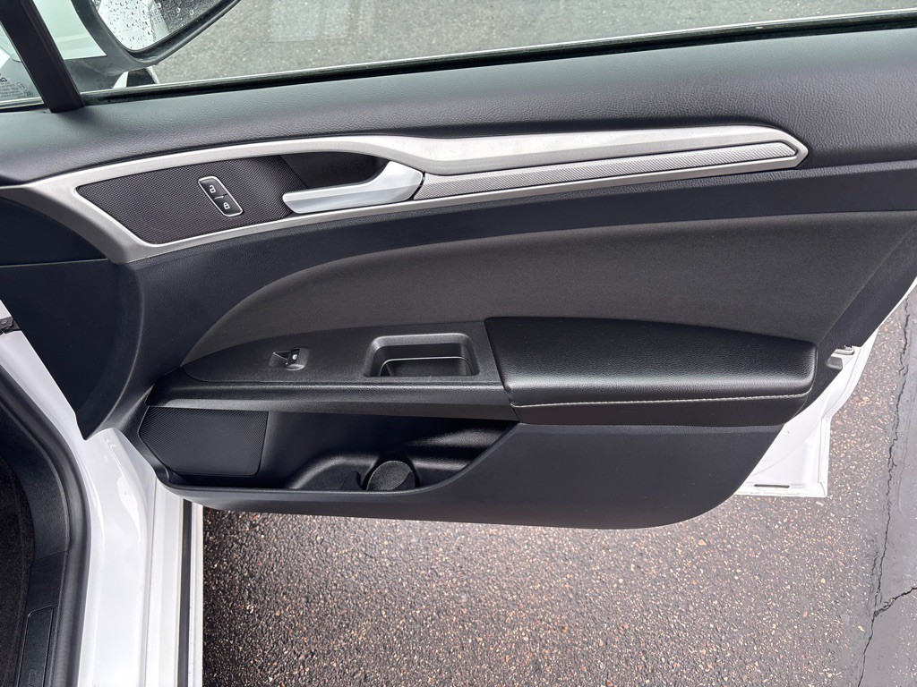 2020 Ford Fusion Image 33