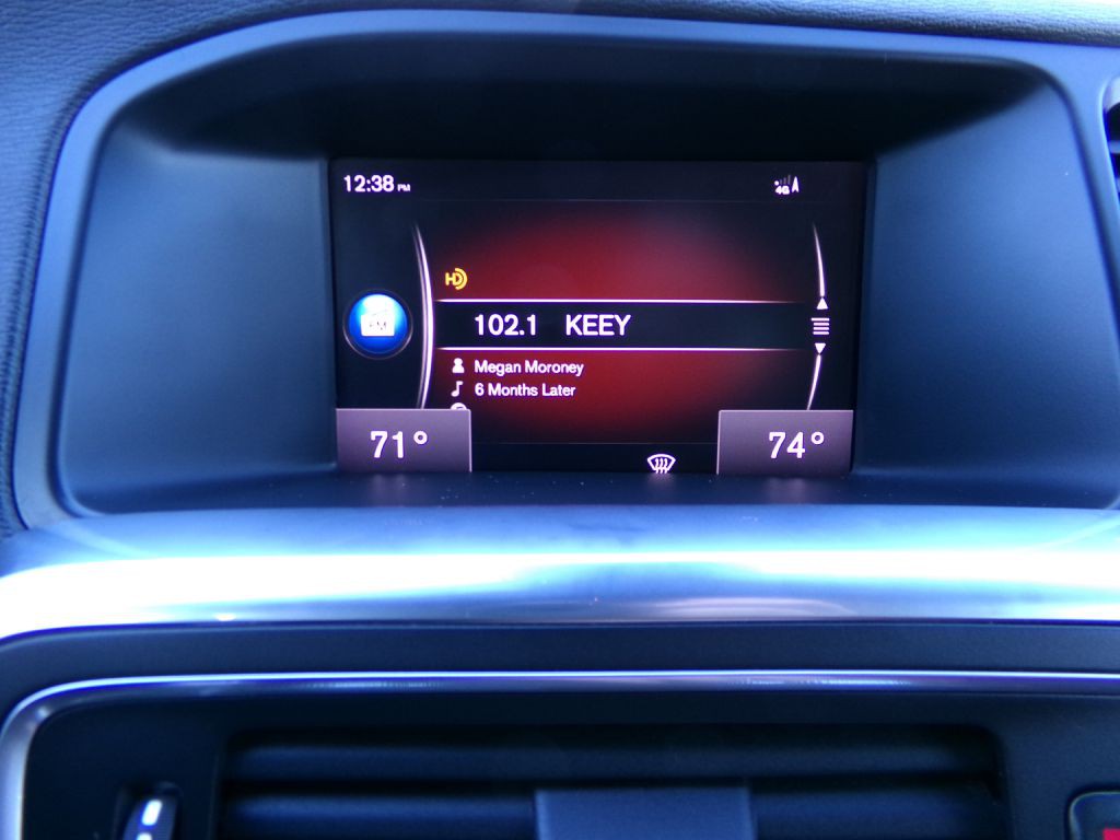 2018 Volvo V60 Image 26