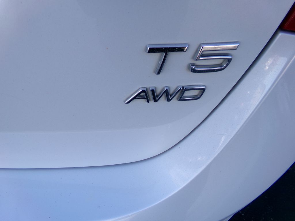 2018 Volvo V60 Image 46