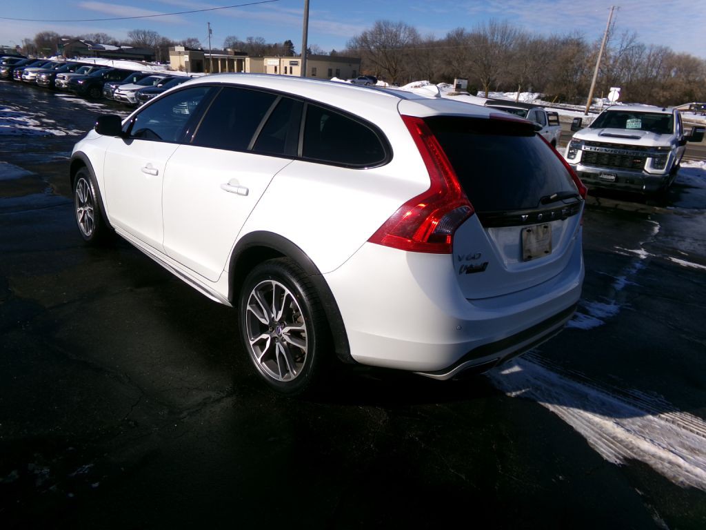 2018 Volvo V60 Image 8