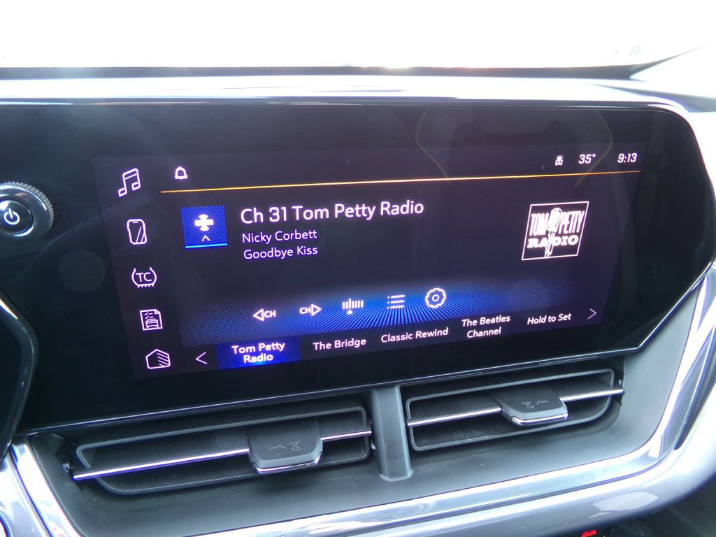 2025 Chevrolet Trax Image 17