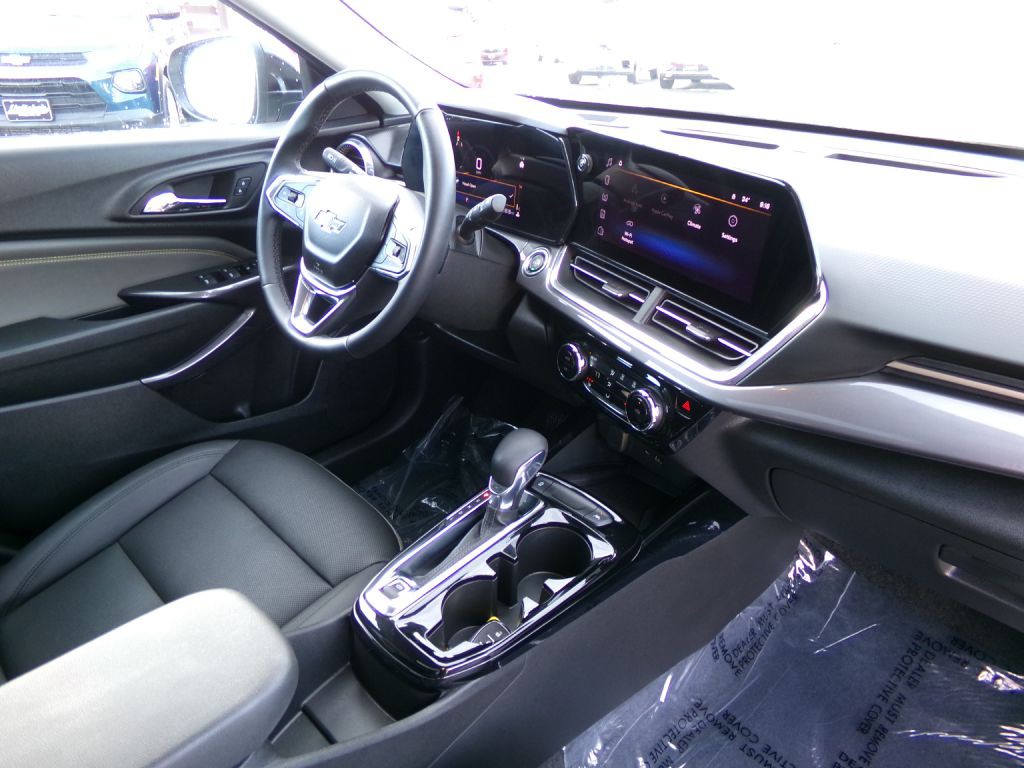 2025 Chevrolet Trax Image 32