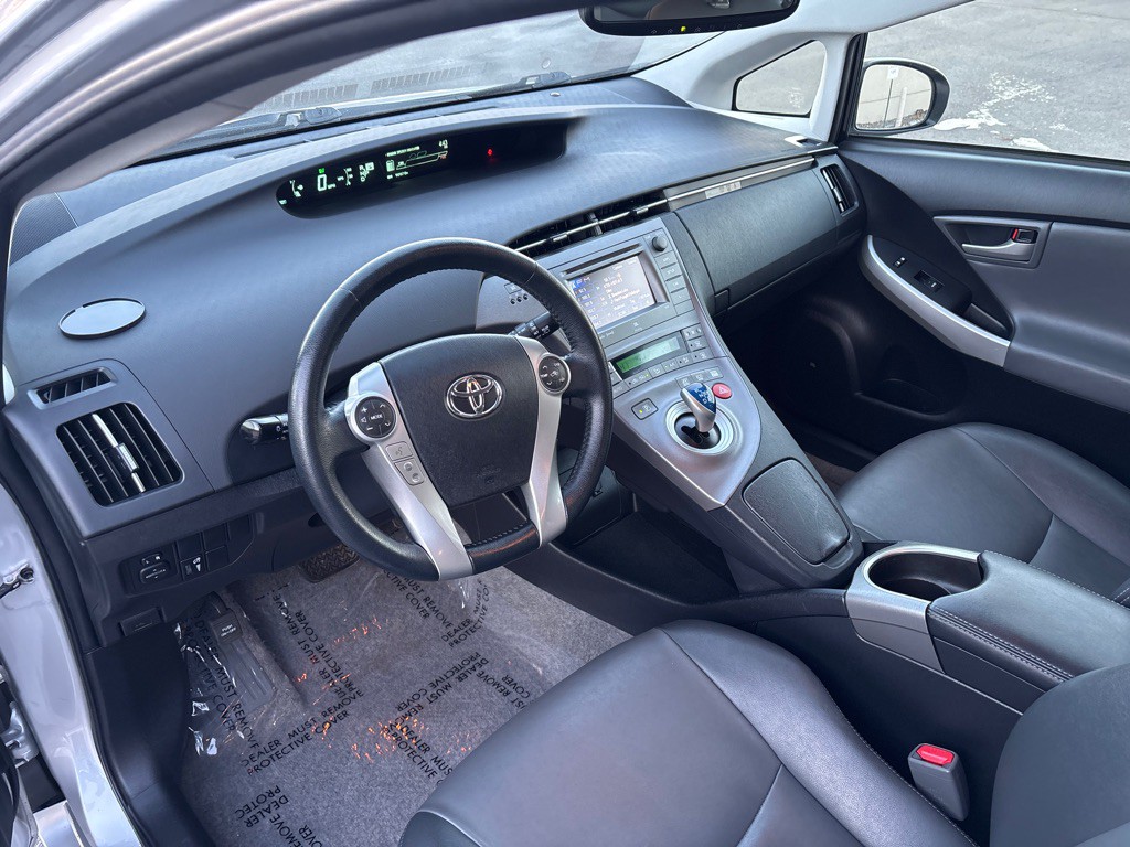 2015 Toyota Prius Image 12