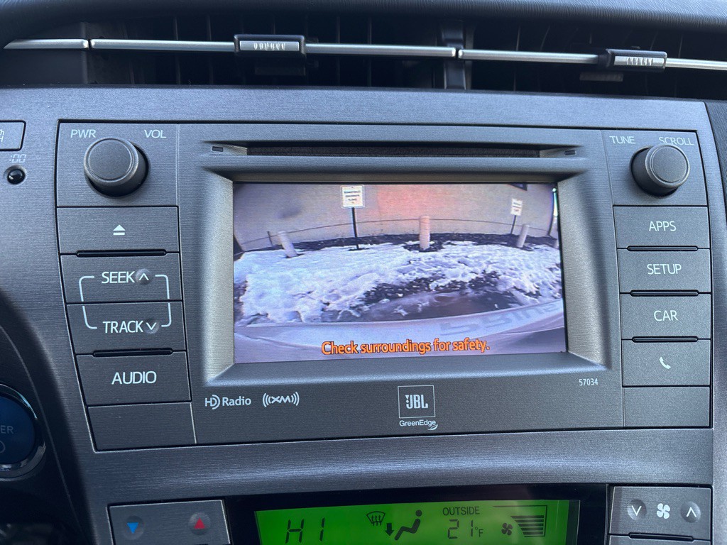 2015 Toyota Prius Image 17