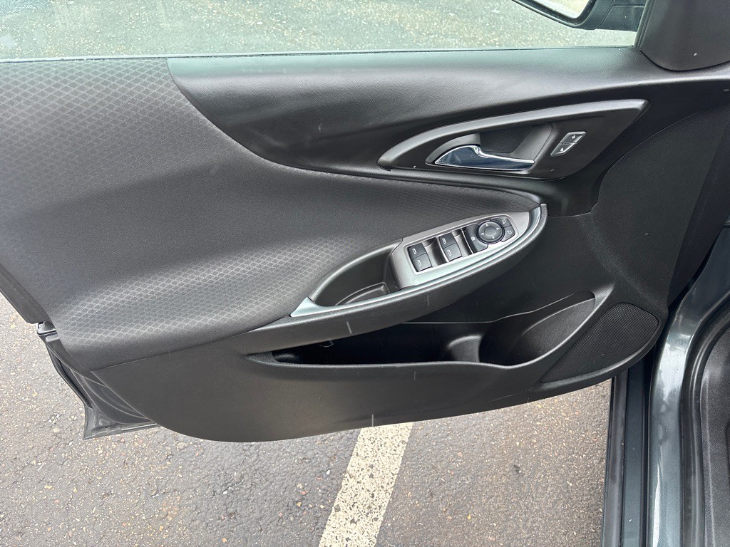 2018 Chevrolet Malibu Image 9