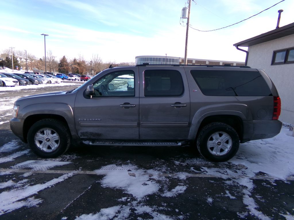 2011 Chevrolet Suburban Image 7