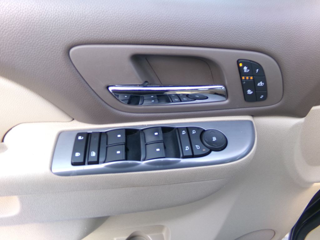 2011 Chevrolet Suburban Image 11