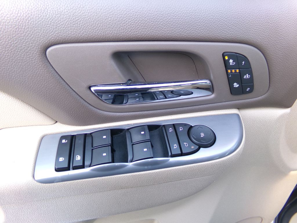 2011 Chevrolet Suburban Image 12