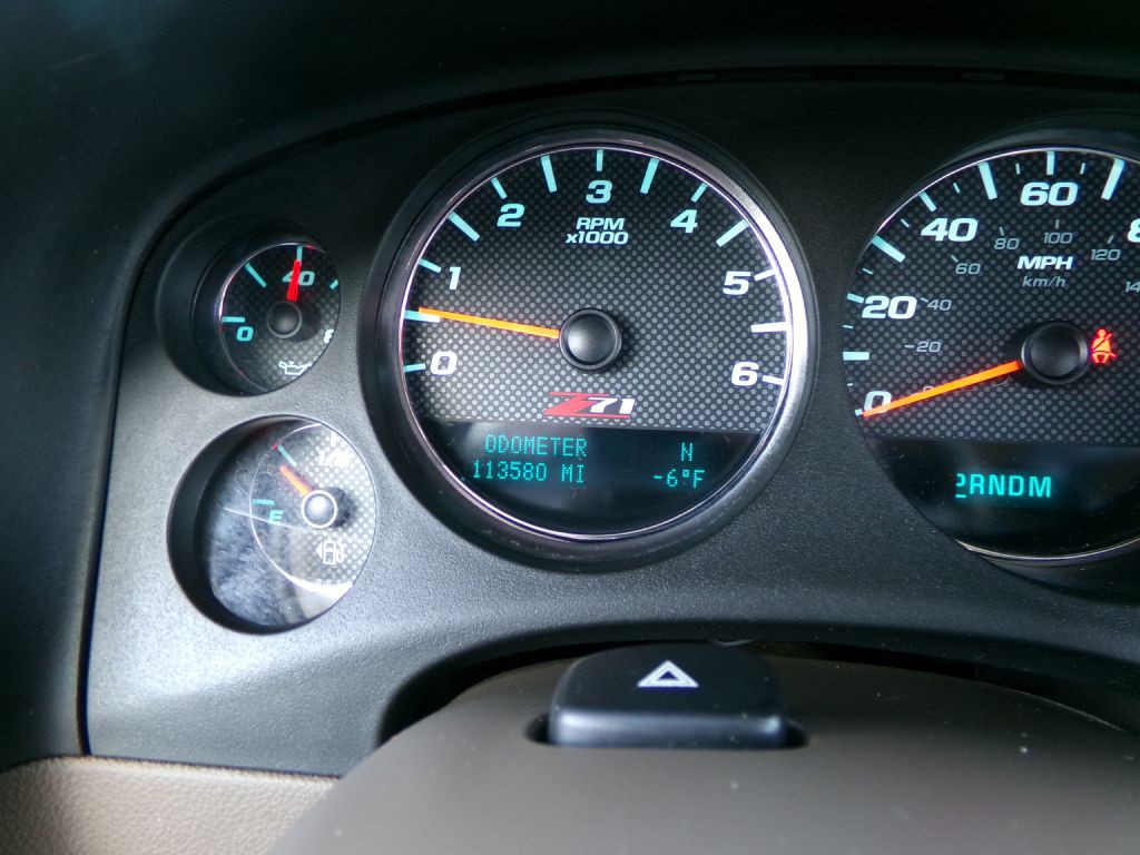 2011 Chevrolet Suburban Image 15