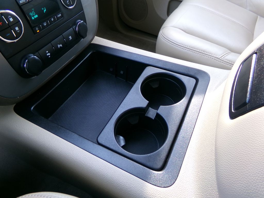 2011 Chevrolet Suburban Image 19