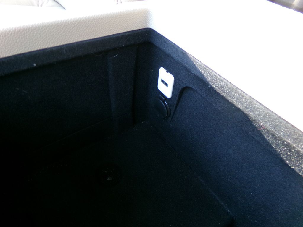 2011 Chevrolet Suburban Image 20