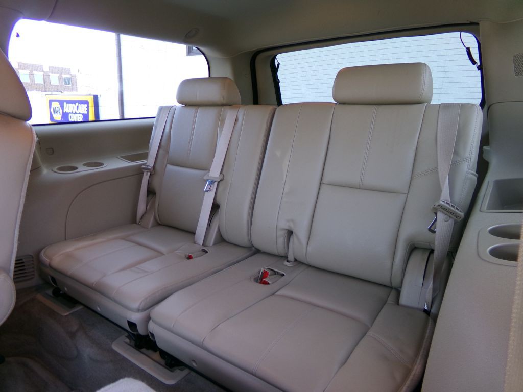 2011 Chevrolet Suburban Image 28