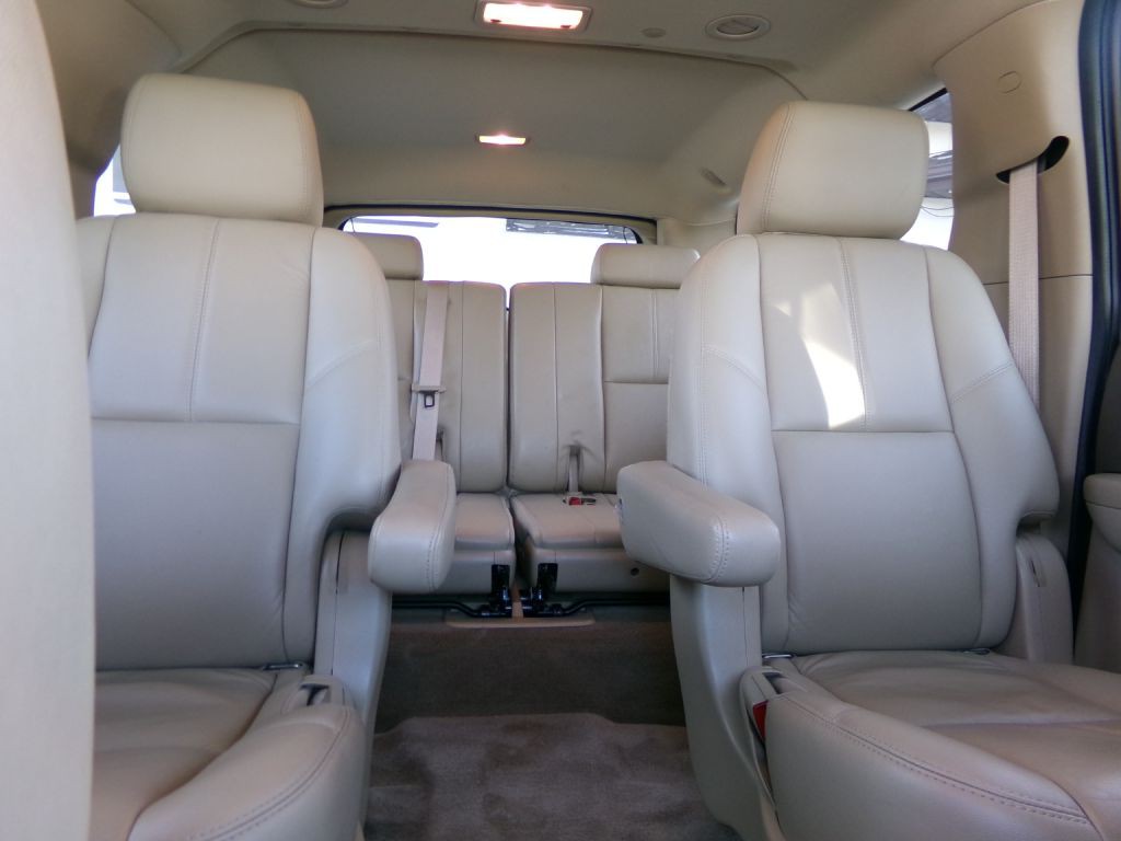 2011 Chevrolet Suburban Image 35