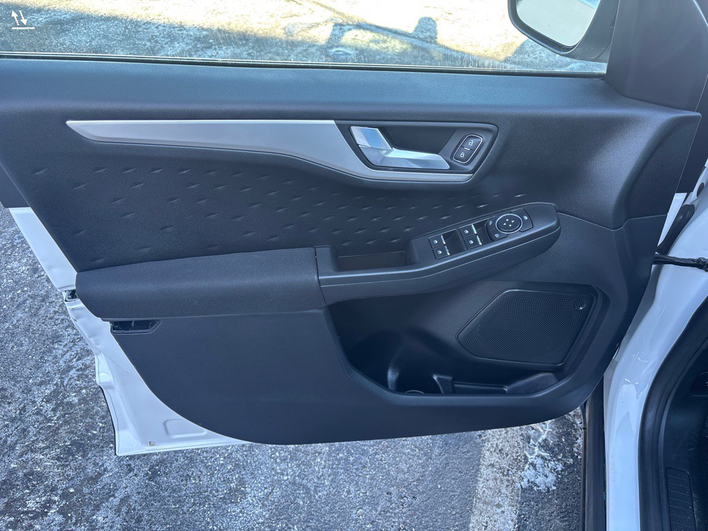 2020 Ford Escape Image 9