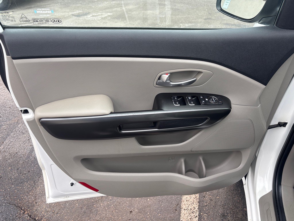 2020 Kia Sedona Image 9
