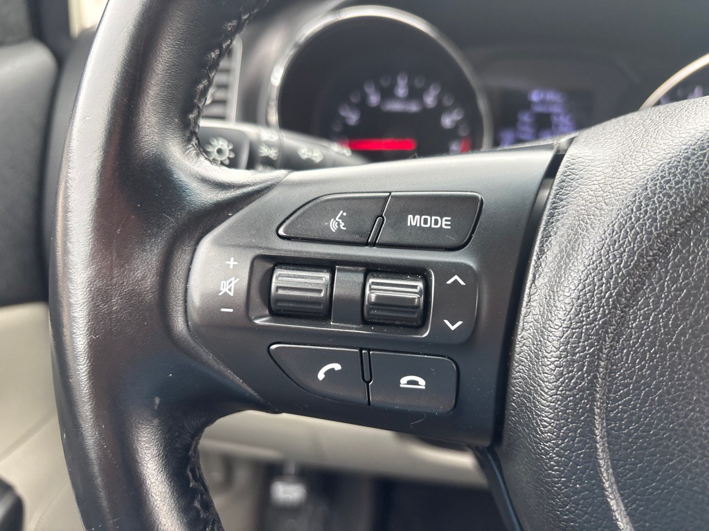 2020 Kia Sedona Image 16