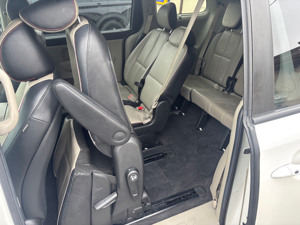 2020 Kia Sedona Image 32