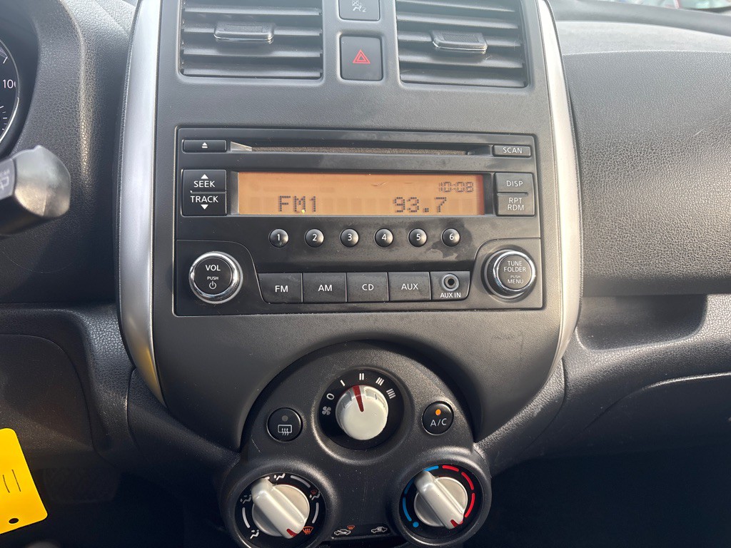 2014 Nissan Versa Image 17