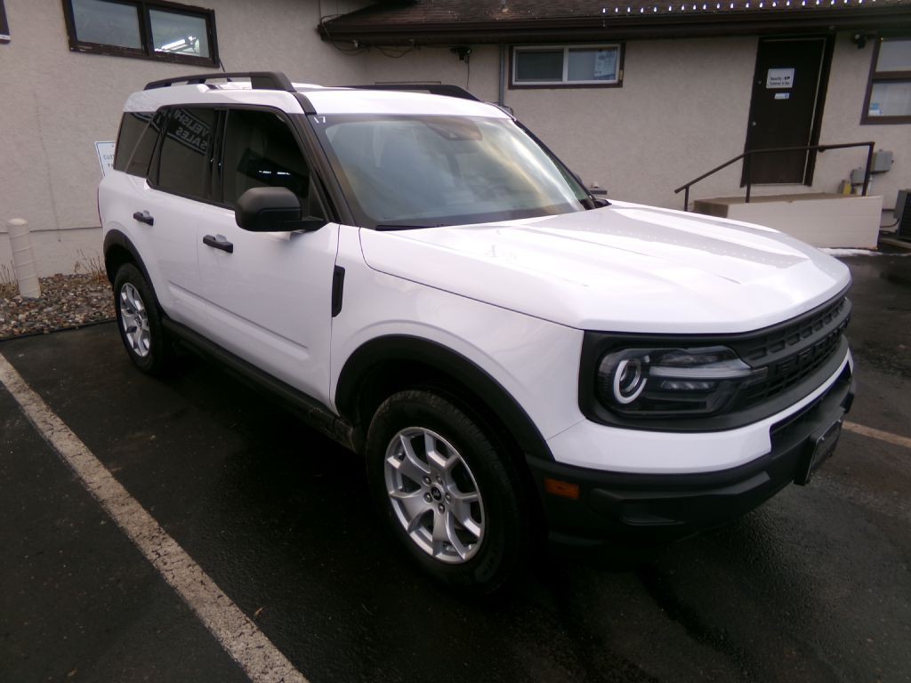 2022 Ford Bronco Image 1