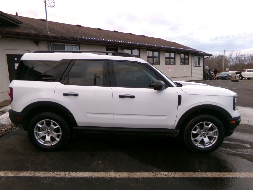 2022 Ford Bronco Image 2