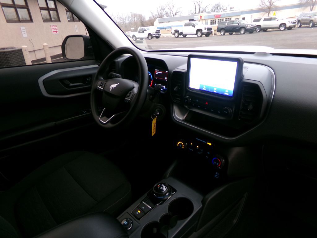 2022 Ford Bronco Image 28