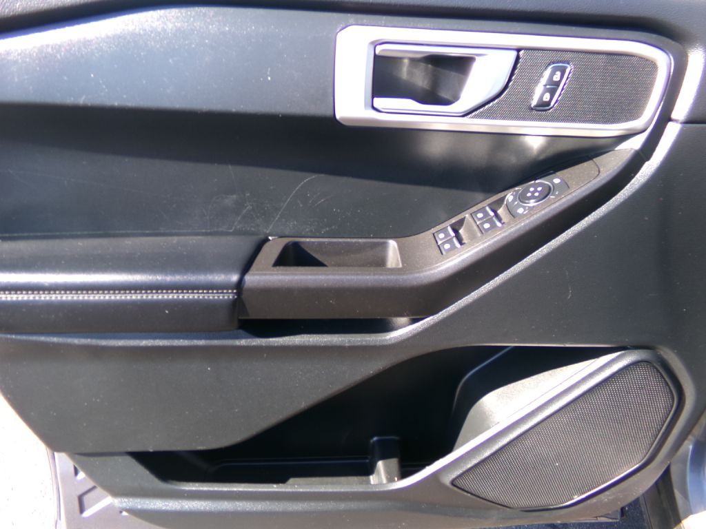 2023 Ford Explorer Image 9