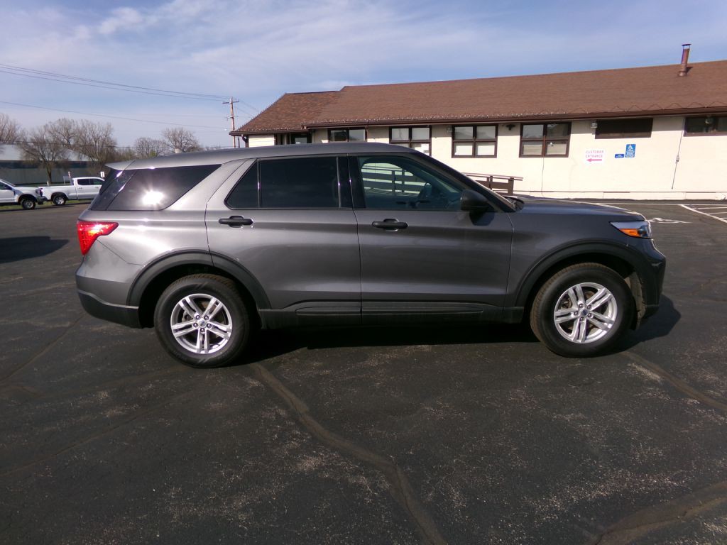 2023 Ford Explorer Image 2