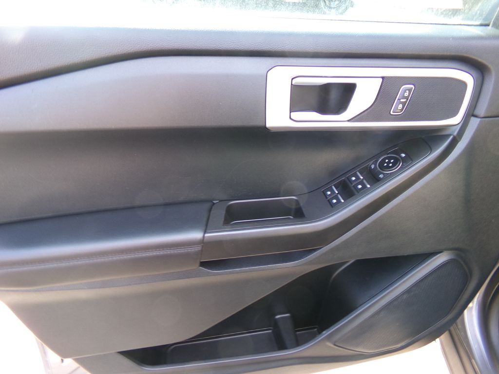 2023 Ford Explorer Image 9