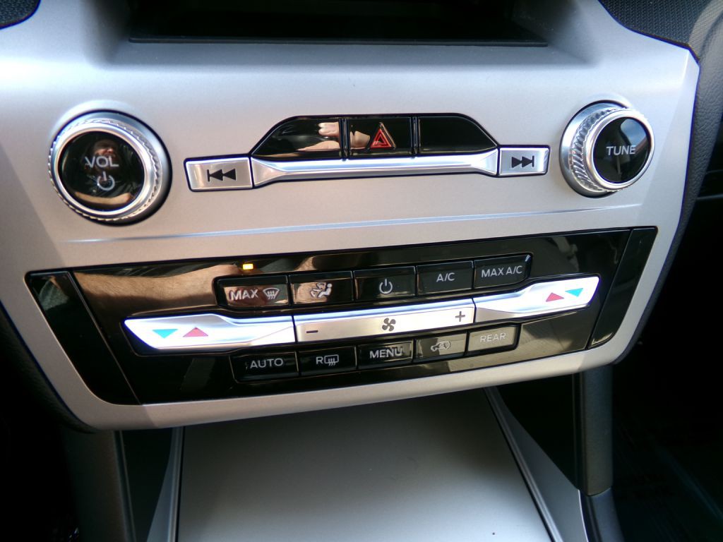 2023 Ford Explorer Image 24