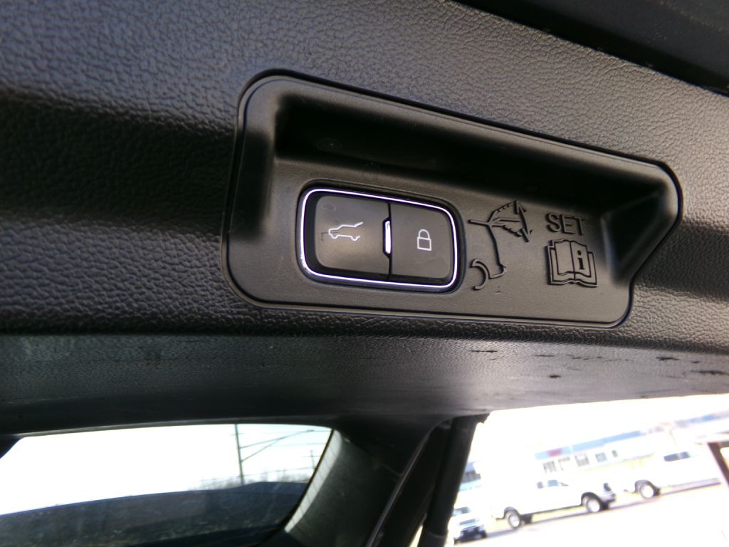 2023 Ford Explorer Image 38