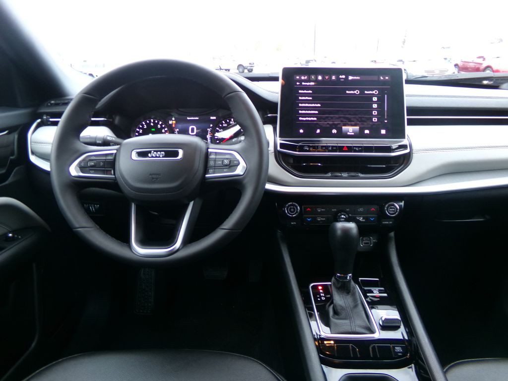 2025 Jeep Compass Image 30