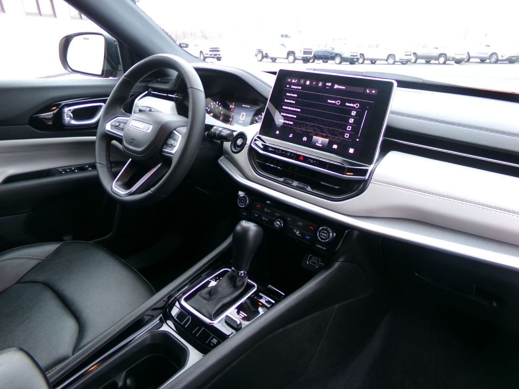 2025 Jeep Compass Image 34