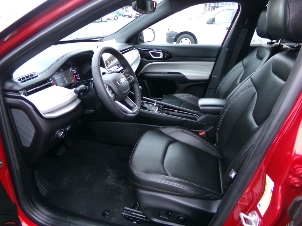 2025 Jeep Compass Image 11