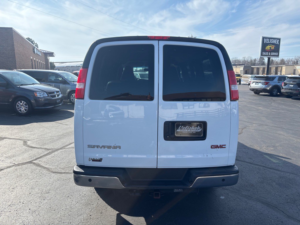 2018 GMC Savana Image 4