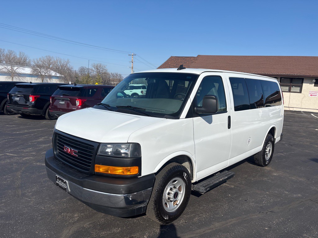 2018 GMC Savana Image 7