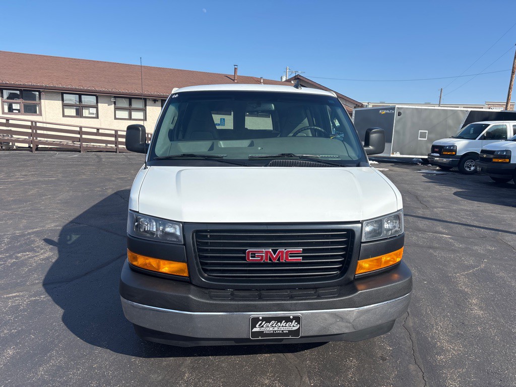 2018 GMC Savana Image 8