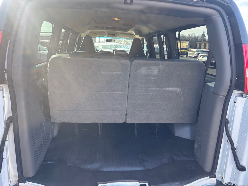 2018 GMC Savana Image 20