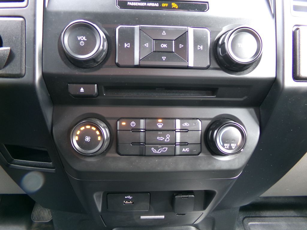 2017 Ford F-150 Image 28