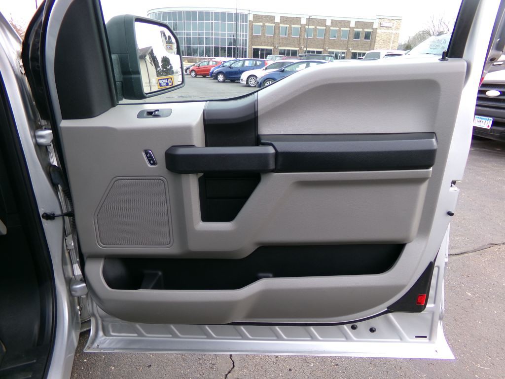 2017 Ford F-150 Image 40