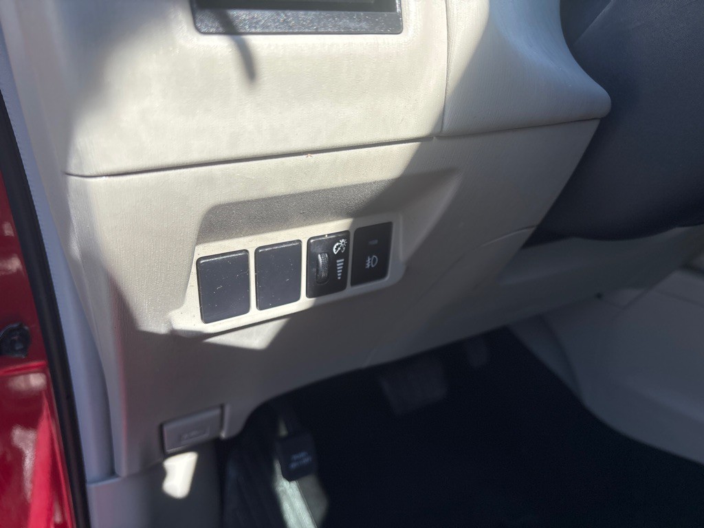 2013 Toyota Prius Image 13